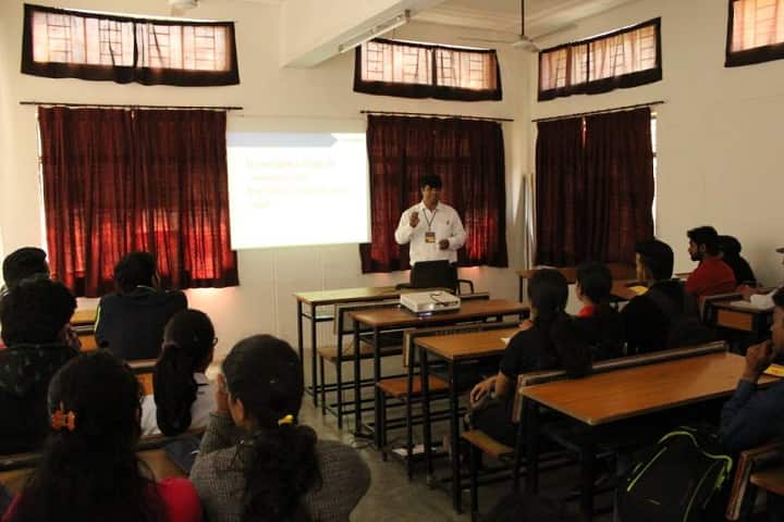 Shri Ramdeobaba Kamla Nehru Engineering College campus in Nagpur, Maharashtra, India — photo 3