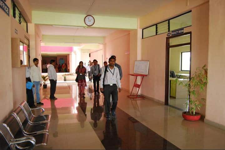Swaraj Institute of Management campus in Satara, Maharashtra, India — photo 1