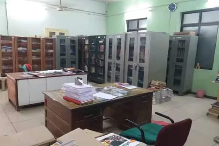 JS Ayurveda Mahavidyalaya campus in Nadiad, Gujarat, India — photo 3