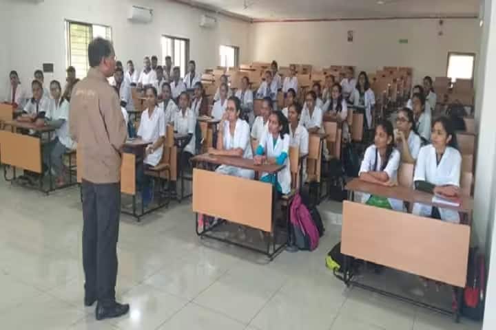 JS Ayurveda Mahavidyalaya campus in Nadiad, Gujarat, India — photo 6
