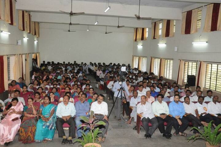 Karnatak Science College campus in Hubali-Dharwad, Karnataka, India — photo 6