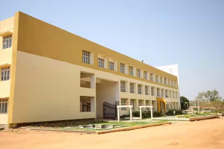 Navodaya College of Nursing campus in Raichur, Karnataka, India — photo 2