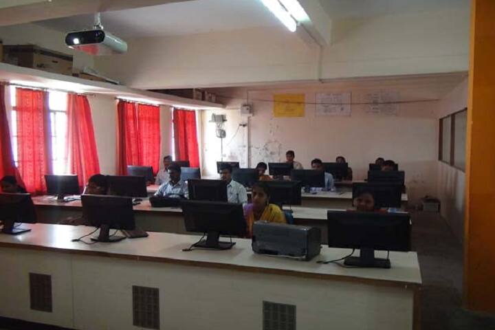 Sharadchandra Pawar Mahavidyalaya campus in Lonand, Maharashtra, India — photo 2