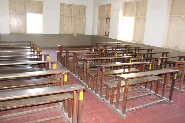 Shree OH Nazar Ayurved College campus in Surat, Gujarat, India — photo 6