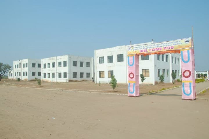 Manav School of Polytechnic campus in Akola, Maharashtra, India — photo 1