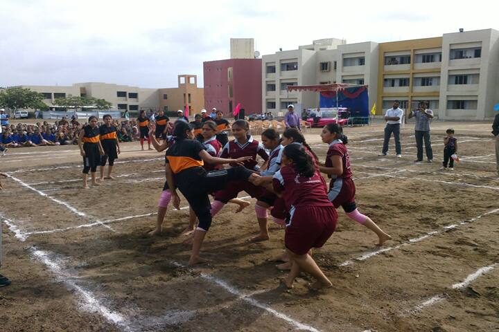 Smt SJ Varmora BBA and BCA Mahila College campus in Surendranagar, Gujarat, India — photo 4