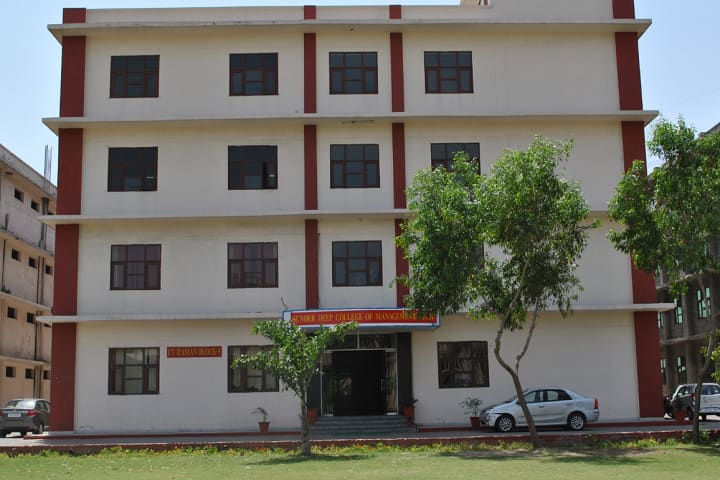 Sunder Deep College of Management and Technology campus in Ghaziabad, Uttar Pradesh, India — photo 1