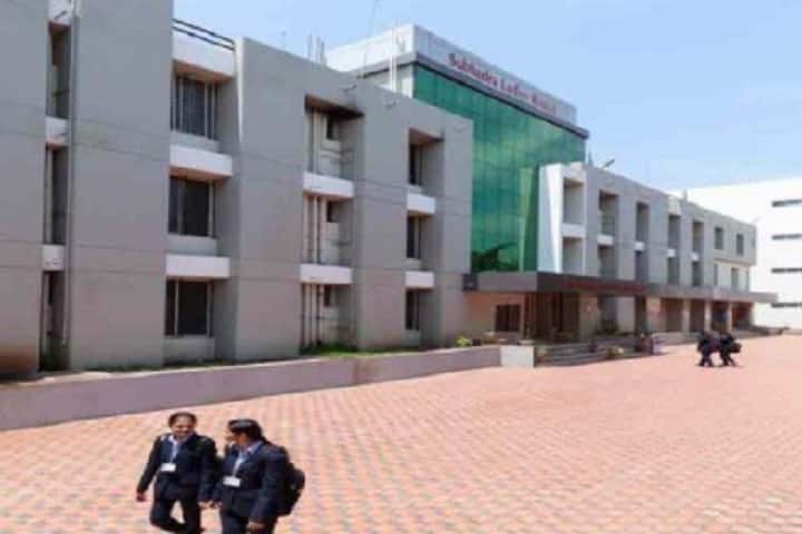 Hon Shri Annasaheb Dange Ayurved Medical College campus in Ashta, Maharashtra, India — photo 6
