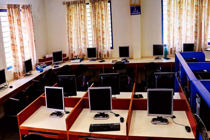 Sri Siddhartha Institute of Business Management campus in Tumkur, Karnataka, India — photo 3