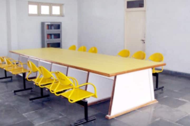 Hind Institute of Medical Sciences campus in Sitapur, Uttar Pradesh, India — photo 4