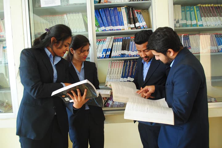 SRK Institute of Management and Computer Education campus in Bhuj, Gujarat, India — photo 2