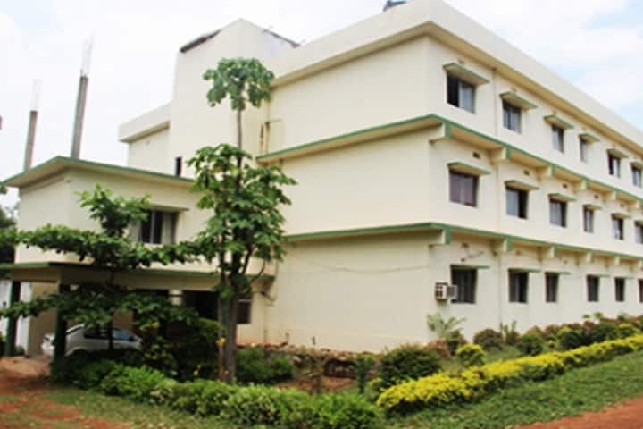 Srinivasa Institute of Management Studies campus in Visakhapatnam, Andhra Pradesh, India — photo 1