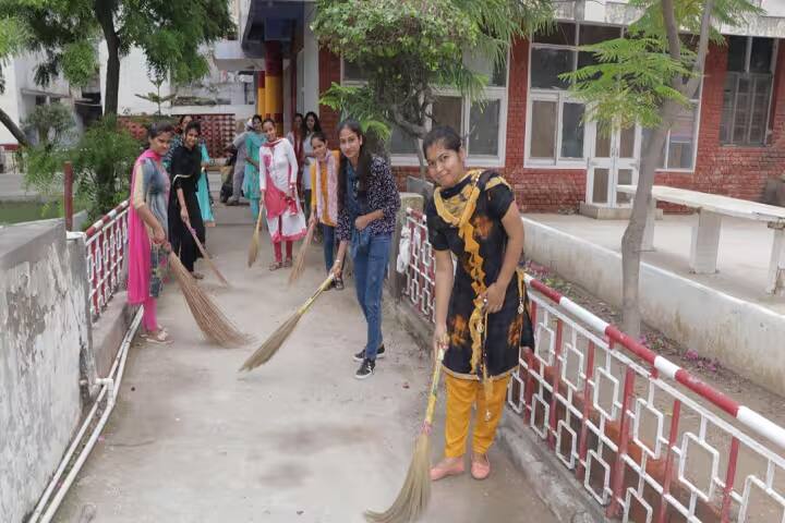 Dev Samaj College for Girls campus in Ambala, Haryana, India — photo 6