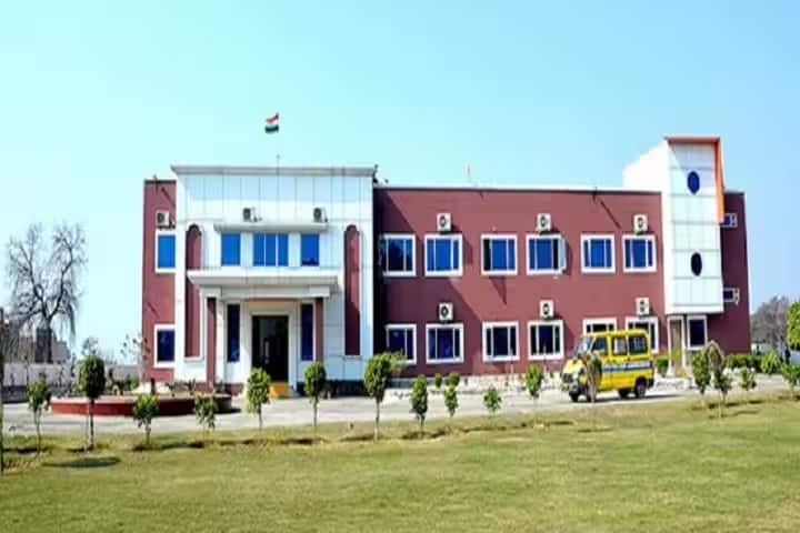 Guru Dronacharya Girls College campus in Hisar, Haryana, India — photo 1