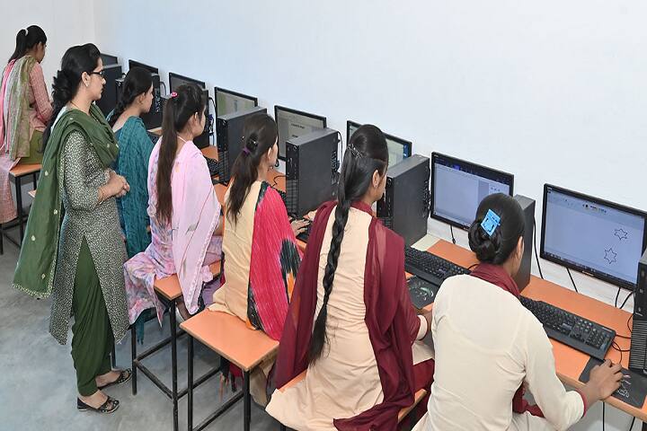Guru Dronacharya Girls College campus in Hisar, Haryana, India — photo 4