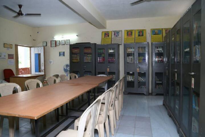 Shri PL Chauhan Science College campus in Surat, Gujarat, India — photo 4