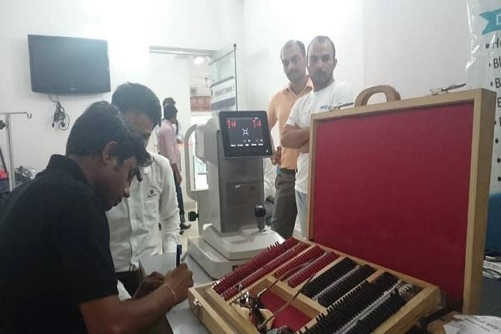 Microtek College of Management and Technology campus in Varanasi, Uttar Pradesh, India — photo 2