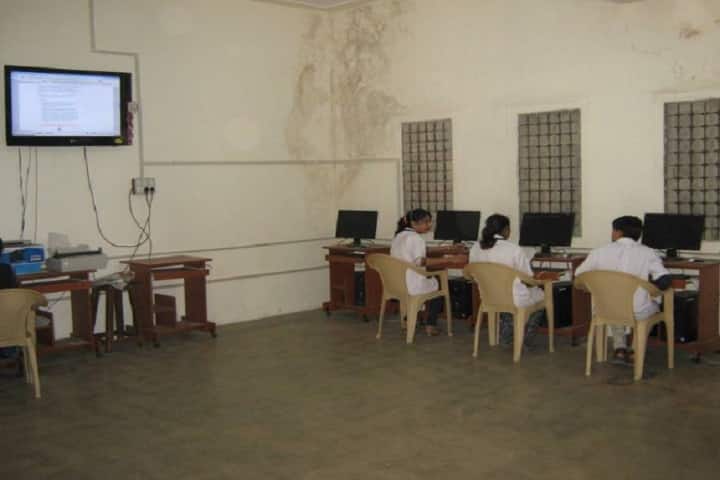 Shri DM Patel College of Physiotherapy campus in Amreli, Gujarat, India — photo 3