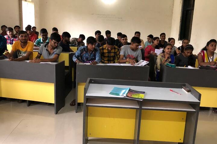 Government Commerce College campus in Jamnagar, Gujarat, India — photo 4
