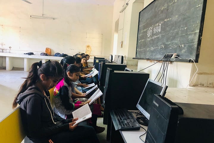 Government Commerce College campus in Jamnagar, Gujarat, India — photo 5