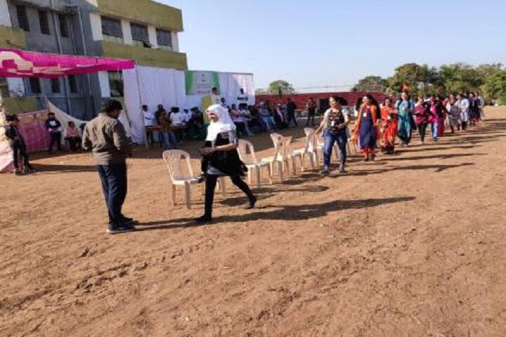 Grow More Faculty of Management campus in Himmatnagar, Gujarat, India — photo 2