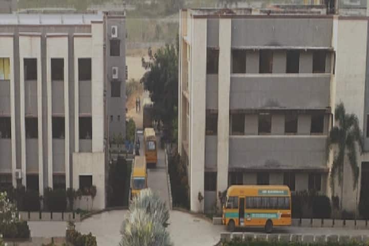 Om College of Commerce campus in Junagadh, Gujarat, India — photo 1