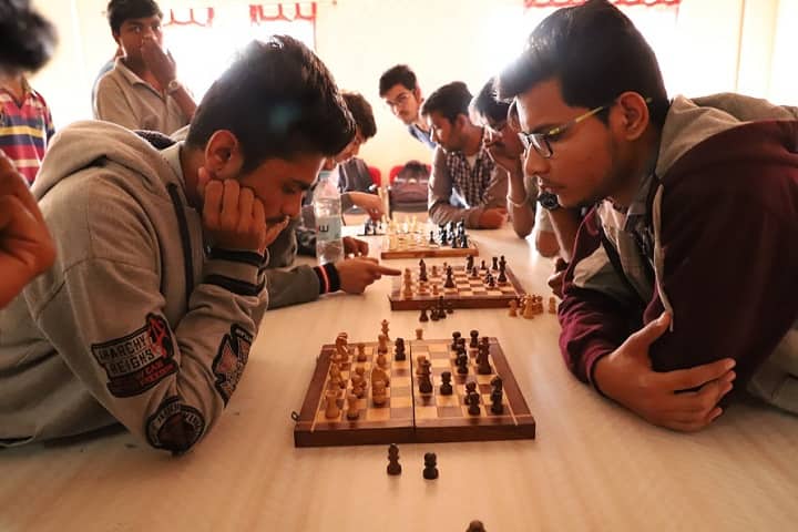 Om College of Commerce campus in Junagadh, Gujarat, India — photo 2