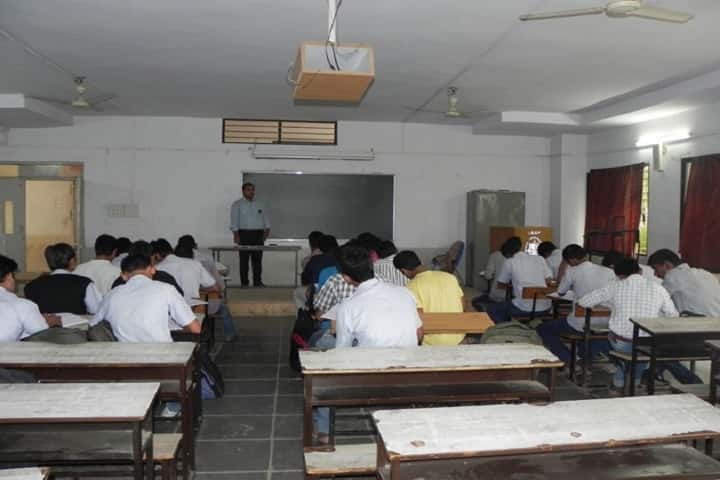 Loknete Gopalraoji Gulve Polytechnic campus in Nashik, Maharashtra, India — photo 2
