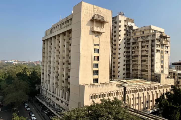 Bombay Hospital College of Nursing campus in Mumbai, Maharashtra, India — photo 1