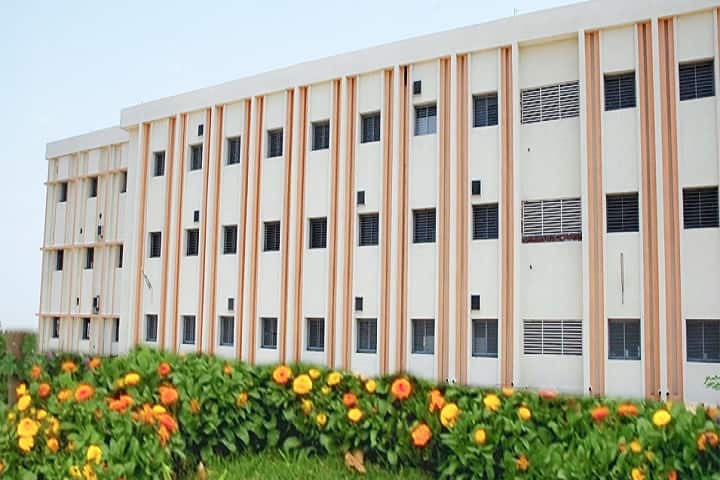 Springdale College of Management Studies campus in Pilibhit, Uttar Pradesh, India — photo 1