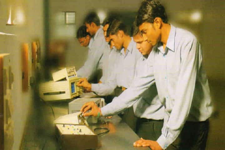 Late Vasantdada Polytechnic campus in Nagpur, Maharashtra, India — photo 3