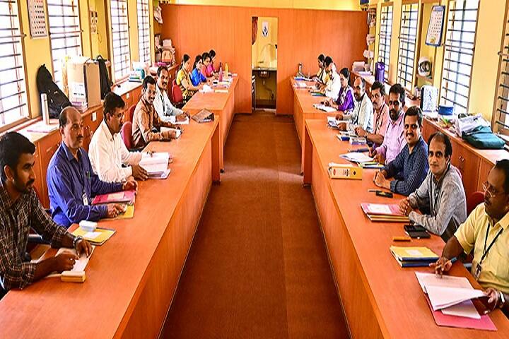 Shree Dharmasthala Manjunatheshwara College of Arts Science Commerce Business Administration and  PG Studies campus in Honavar, Karnataka, India — photo 6