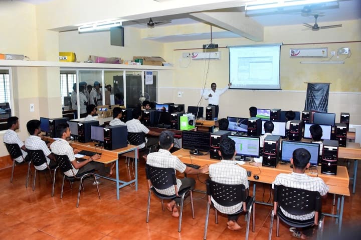 Kurunji Venkatramana Gowda Polytechnic campus in Mangalore, Karnataka, India — photo 6