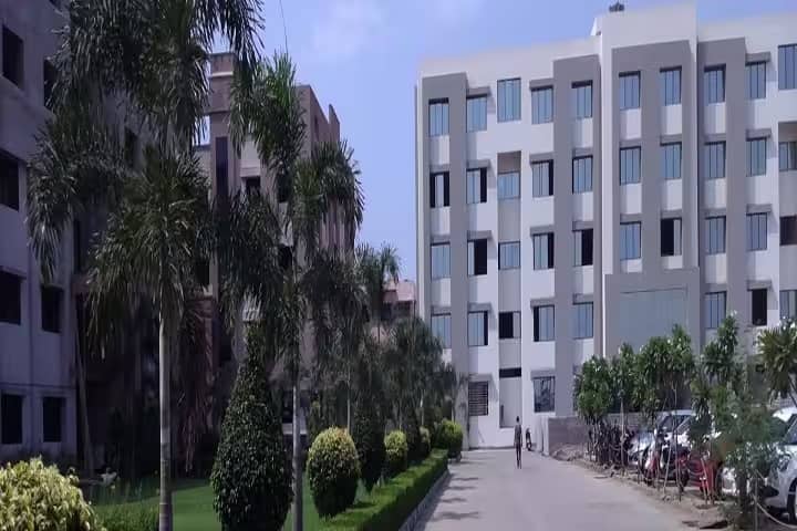 SSAIET Navsari campus in Navsari, Gujarat, India — photo 2