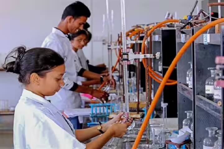 SSAIET Navsari campus in Navsari, Gujarat, India — photo 4