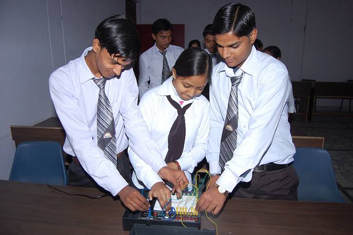 Shri Krishna Institute of Management and Science campus in Chandausi, Uttar Pradesh, India — photo 5