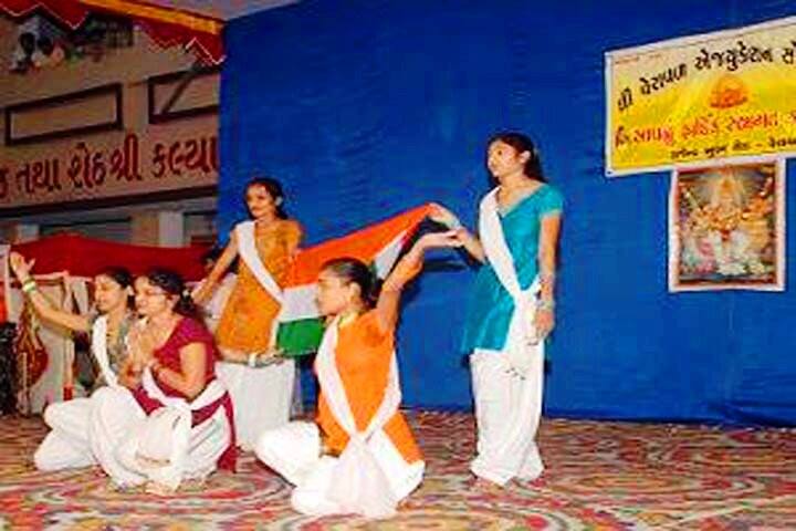 Shri KM Savjani and Smt KK Savjani BBA BCA College campus in Veraval, Gujarat, India — photo 4