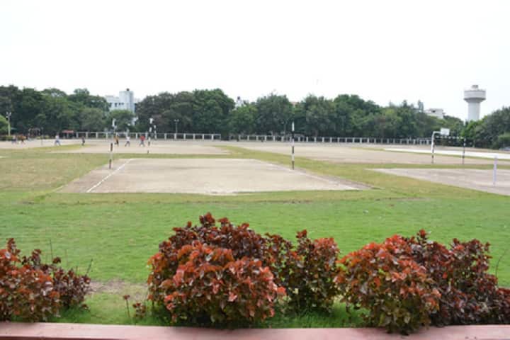 Shri Leuva Patel BBA Mahila College campus in Amreli, Gujarat, India — photo 6