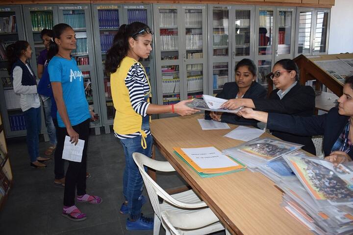 Shri Jaysukhlal Vadhar Institute of Management Studies campus in Jamnagar, Gujarat, India — photo 5