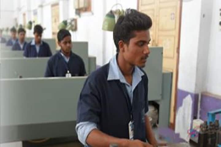KLE Society's Chidanand B Kore Polytechnic campus in Belgaum, Karnataka, India — photo 4