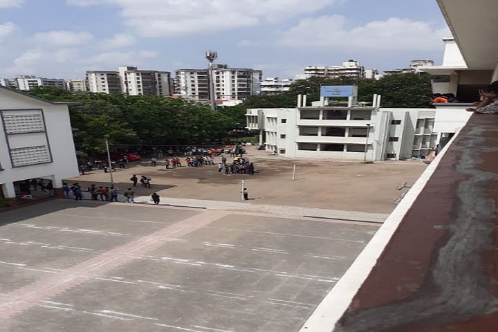 Shree Uttar Gujarat BBA and BCA College campus in Surat, Gujarat, India — photo 4