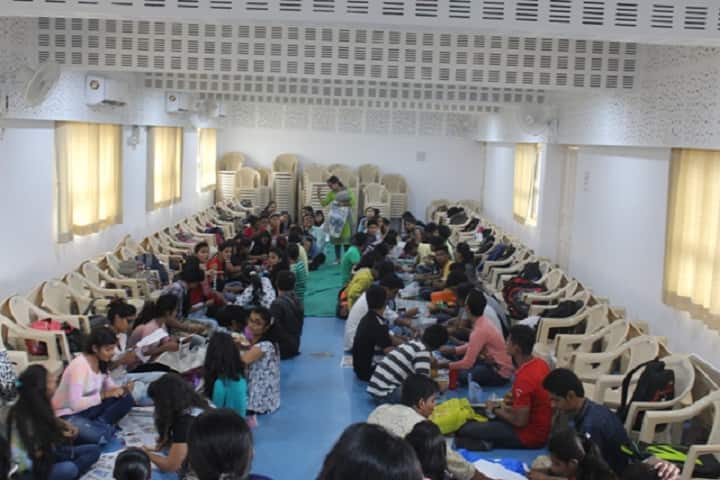 Shree Uttar Gujarat BBA and BCA College campus in Surat, Gujarat, India — photo 6