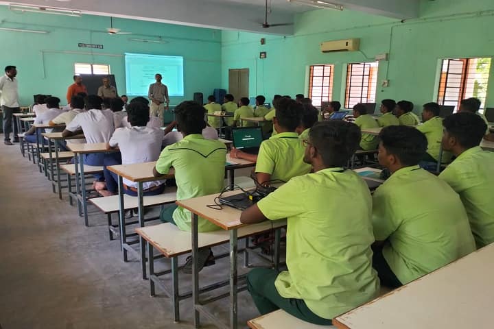 KL Nagaswamy Memorial Polytechnic College campus in Madurai, Tamil Nadu, India — photo 3