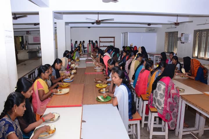 Thassim Beevi Abdul Kader College for Women campus in Keelakarai, Tamil Nadu, India — photo 2