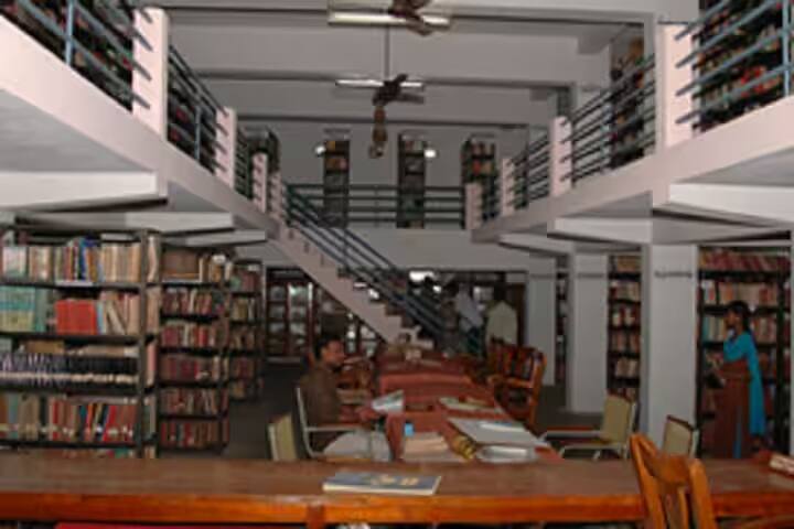 Sri Yerramilli Narayanamurthy College campus in West Godavari, Andhra Pradesh, India — photo 6
