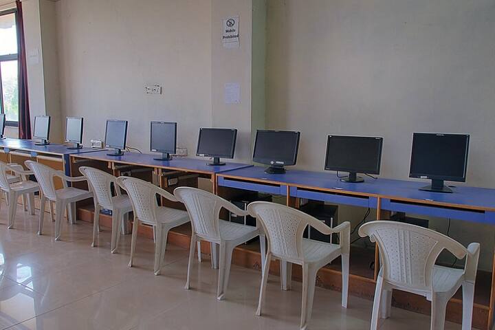 Shivam Institute of Management campus in Vapi, Gujarat, India — photo 3