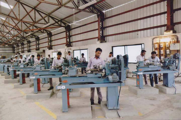 Maulana Azad Polytechnic campus in Solapur, Maharashtra, India — photo 4