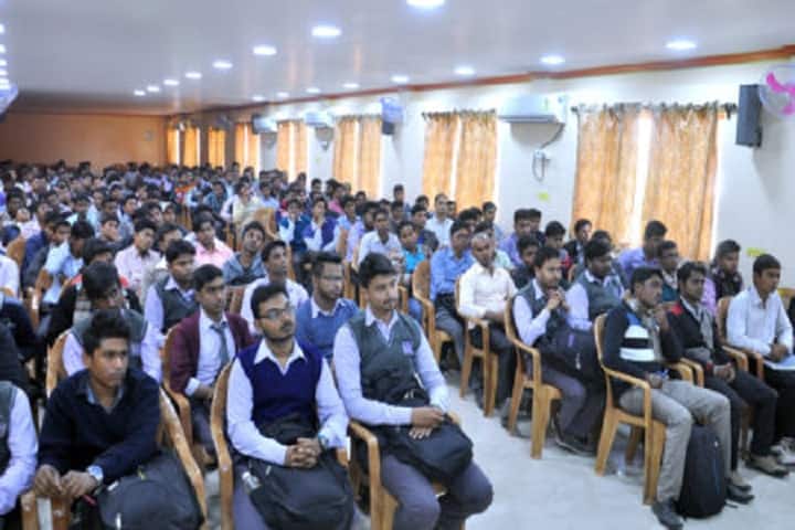 Kingston Polytechnic College campus in Kolkata, West Bengal, India — photo 1