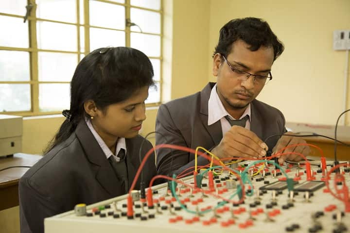 Kingston Polytechnic College campus in Kolkata, West Bengal, India — photo 4