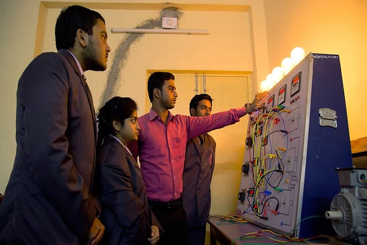 Kingston Polytechnic College campus in Kolkata, West Bengal, India — photo 5